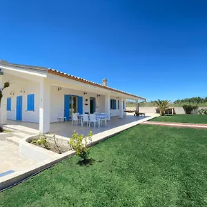 Villa Soleado, Marzamemi - Sea Front Villa Reitani